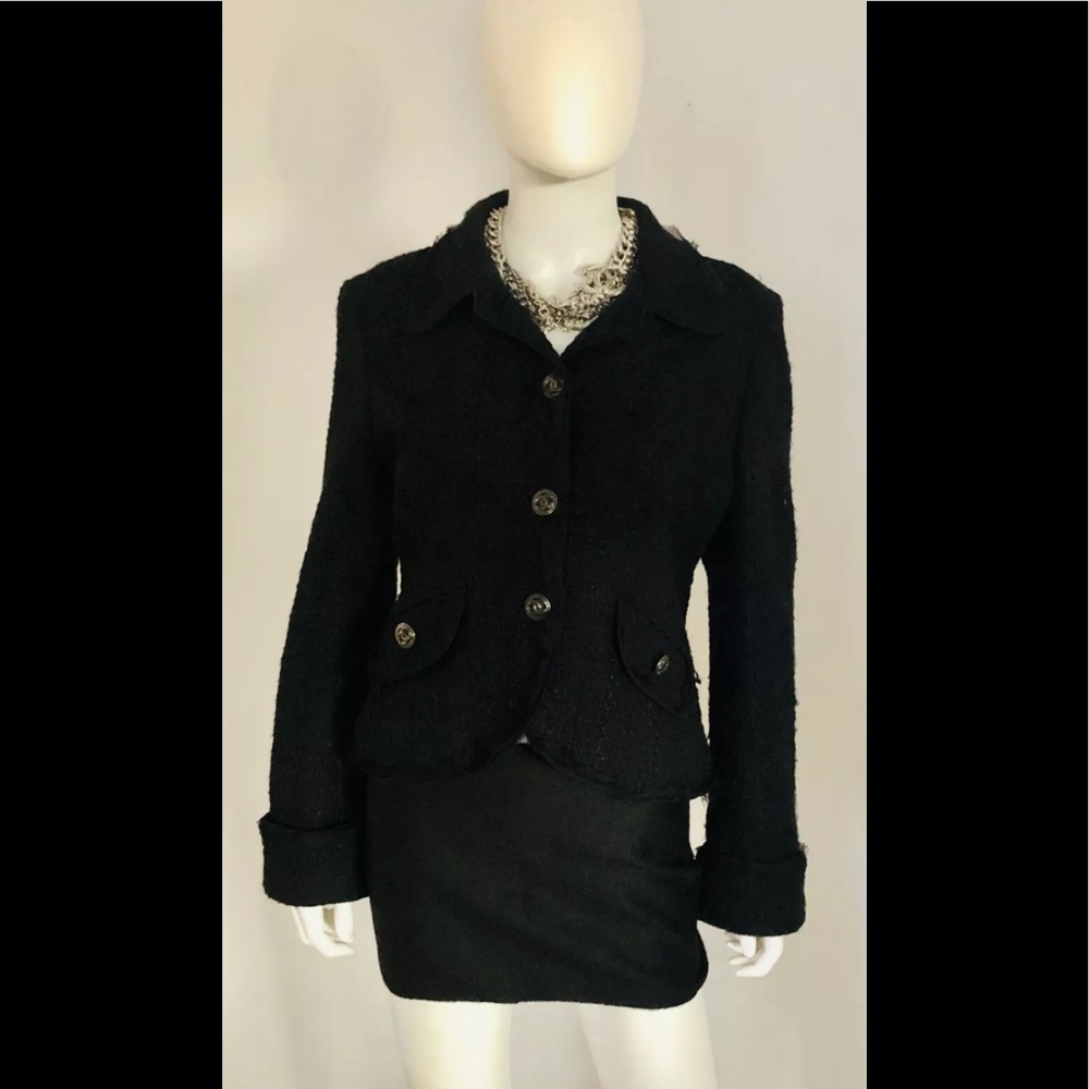 Chanel lover’s...get the look w/ this black blazer